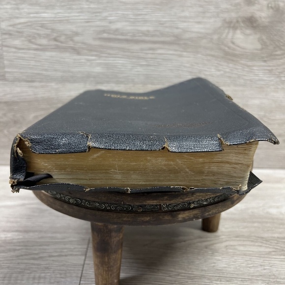 Vintage World Publishing Holy Bible Red Letter References KJV Morocco Leather - Picture 4 of 12